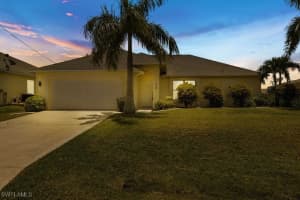 2122 25th Street, Cape Coral, FL 33914 - MLS#224082743