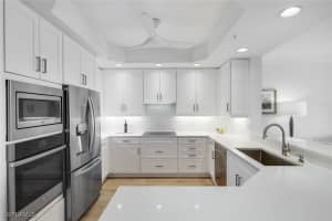 425 Cove Tower Drive, Naples, FL 34110 - MLS#224082877
