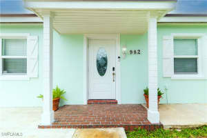 982 4th Avenue, Homestead, FL 33030 Sold 12/16/24