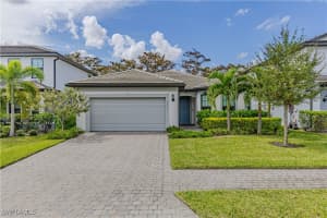 10371 Ventana Ln, Naples