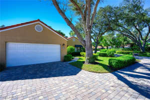 772 Reef Point Cir 55, Naples