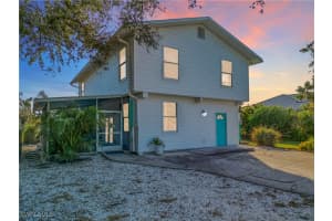 8628 Yukon Ct, St James City