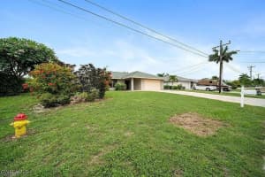 1417 28th Terrace, Cape Coral, FL 33904 - MLS#224083475