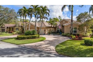 3902 Midshore Drive, Naples, FL 34109 Sold 04/30/25