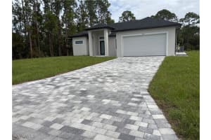 1110 Oak Avenue, Lehigh Acres, FL 33972 Sold 03/26/25