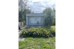 275 Ellis Street, North Fort Myers, FL 33903 Sold 12/17/24