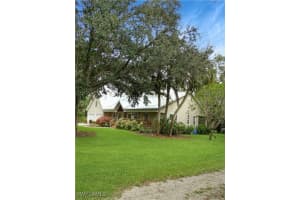 6 Logan Boulevard, Naples, FL 34119 Sold 01/22/25