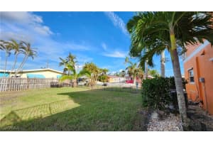 2602 Bayshore Drive, Cape Coral, FL 33993 Sold 04/04/25
