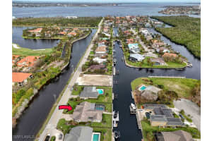 6758 Griffin Boulevard, Fort Myers, FL 33908 Sold 04/03/25