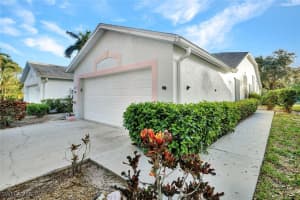 5233 Whitten Drive, Naples, FL 34104 - MLS#224084337