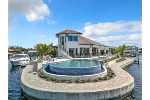14201 Bay Drive, Fort Myers, FL 33919 - MLS#224084348