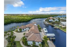 14201 Bay Drive, Fort Myers, FL 33919 - MLS#224084348