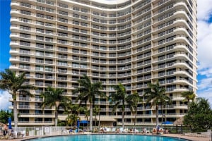 440 Seaview Court, Marco Island, FL 34145 Sold 05/30/25