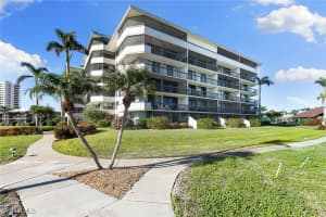 601 Seaview Ct C-106, Marco Island
