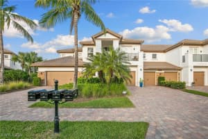 8081 Players Cove Dr 101, Naples
