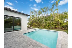 837 99th Avenue, Naples, FL 34108 - MLS#224084445