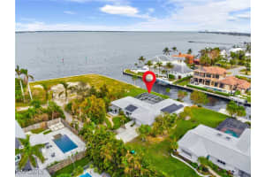 525 Bayside Drive, Fort Myers, FL 33919 Sold 03/07/25