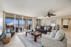5601 Turtle Bay Drive, Naples, FL 34108 Sold 04/25/25