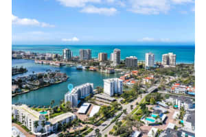 300 Park Shore Drive, Naples, FL 34103 Sold 02/24/25