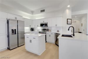 451 Bayfront Place, Naples, FL 34102 - MLS#224085084