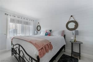 260 Southbay Dr 102, Naples