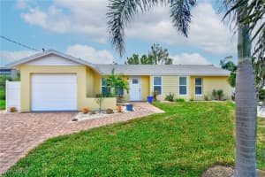 38 Fairview Boulevard, Fort Myers Beach, FL 33931 Sold 04/28/25