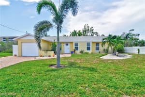 38 Fairview Boulevard, Fort Myers Beach, FL 33931 Sold 04/28/25