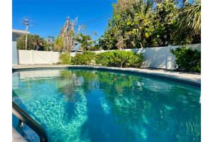 690 Purdy Drive, Sanibel, FL 33957 Sold 05/23/25