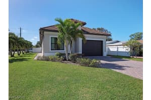 698 103rd Ave N, Naples
