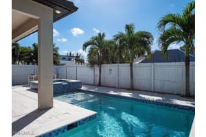698 103rd Avenue, Naples, FL 34108 - MLS#224085727