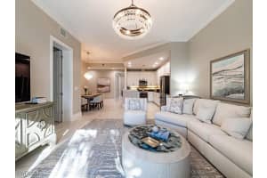 627 6TH Avenue, Naples, FL 34102 - MLS#224086097