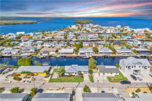 2758 Bruce Street, Matlacha, FL 33993 Sold 05/09/25