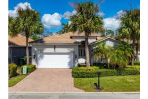 263 Glen Eagle Cir, Naples