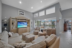 583 Beachwalk Circle, Naples, FL 34108 - MLS#224086351