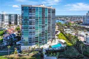 4651 Gulf Shore Boulevard, Naples, FL 34103 Sold 04/30/25