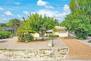 1125 Captains Walk Street, Sanibel, FL 33957 Sold 03/03/25