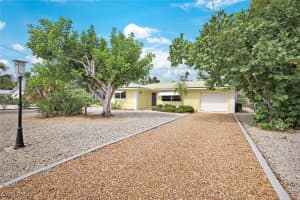 1125 Captains Walk Street, Sanibel, FL 33957 Sold 03/03/25