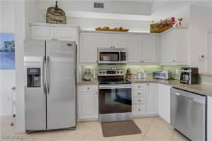 410 Bayfront Place, Naples, FL 34102 - MLS#224086721
