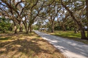 2360 Old N River Road, Labelle, FL 33935 Sold 01/31/25