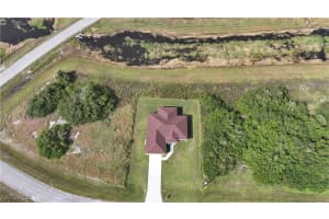 7005 Shasta Circle, Labelle, FL 33935 Sold 04/07/25