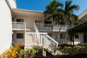 910 Vanderbilt Beach Road, Naples, FL 34108 Sold 04/16/25