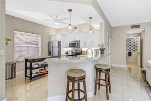 410 Bayfront Place, Naples, FL 34102 - MLS#224087423
