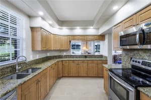 13700 Southampton Drive, Bonita Springs, FL 34135 Sold 04/29/25