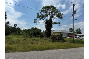 5137/5139 26th Street, Lehigh Acres, FL 33973 Sold 04/16/25