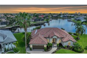 2000 44th Terrace, Cape Coral, FL 33914 - MLS#224087701