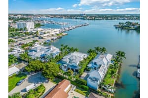 696 15th Avenue, Naples, FL 34102 Sold 03/03/25