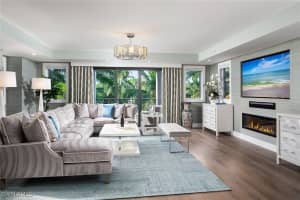 969 8th Ave S 202, Naples