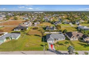 2203 Ne 34th St, Cape Coral