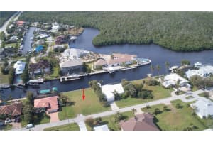 126 Montrose Drive, Fort Myers, FL 33919 - MLS#224088094