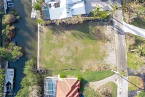 5090 Seahorse Avenue, Naples, FL 34103 Sold 05/20/25